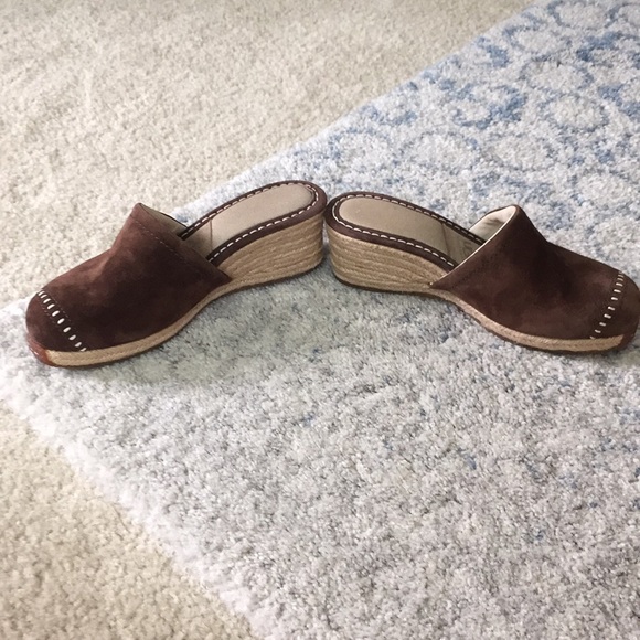 Suede UGG wedge clogs - Picture 3 of 6